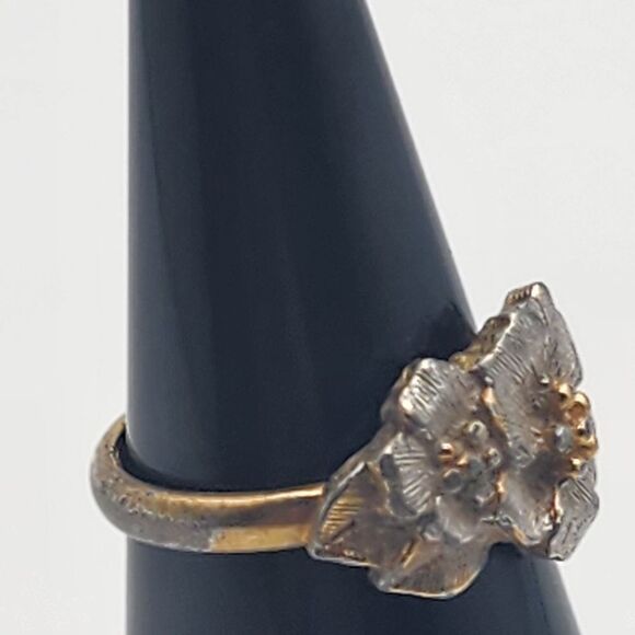 Vintage Avon Dogwood Apple Blossoms Silver Tone & Gold Tone Ring (5) - Picture 3 of 8